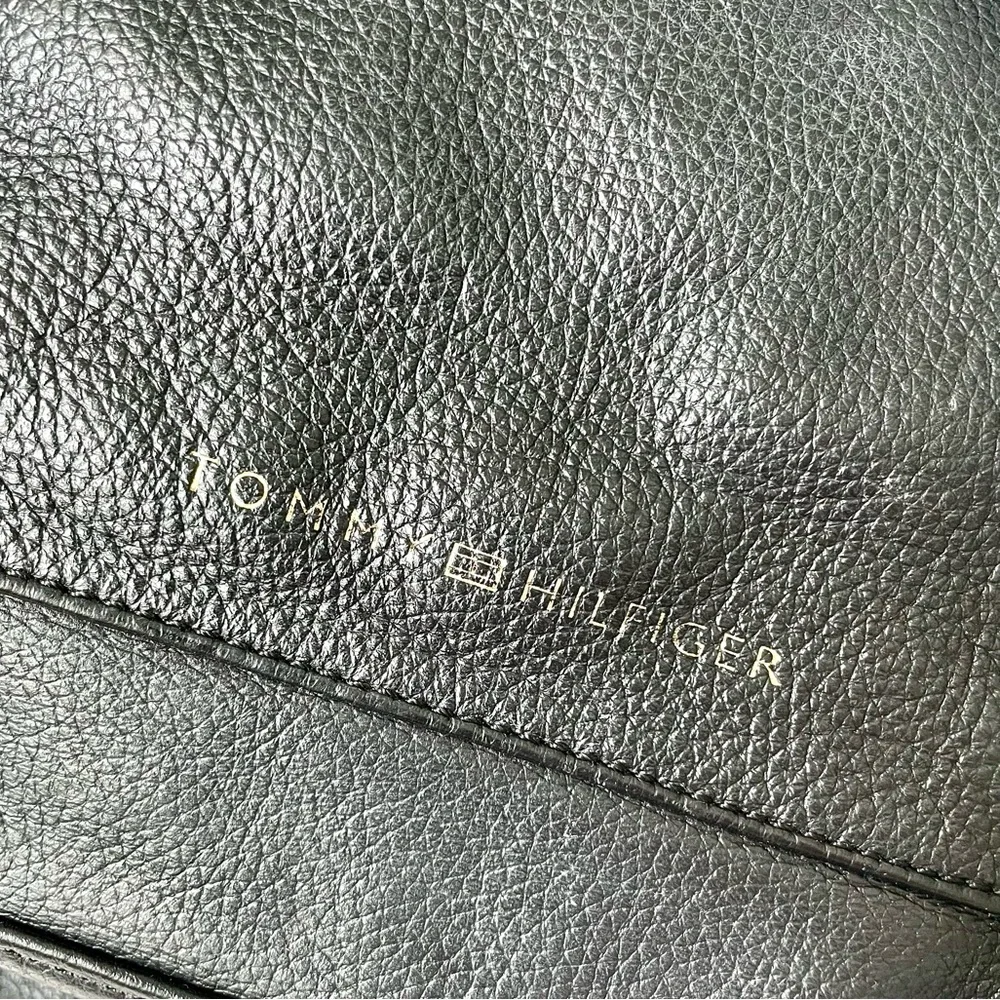 Tommy Hilfiger Women’s Black Genuine Leather Backpack | Minimalist Casual - Picture 4 of 10